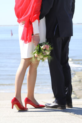Hochzeitfotos Norderney  Badekarren Ostfriesland Nordsee Fotograf Norden Nicole Buczior