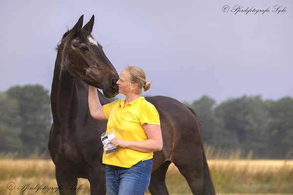 altes Pferd mit Frau Stoppelfeld