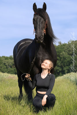 Friese mit Mädchen Natur