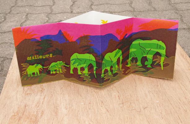 Petit livre en X  éléphants et girafes 13cmx 18cm  8 exemplaires sérigraphie originale