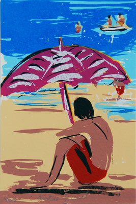 Vacancier sous un parasol rouge en bord de mer, sérigraphie originale d'une mer bleue, série limitée à 10 exemplaires 10cm x 15cm