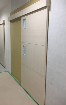引き戸：㈱渡辺工房