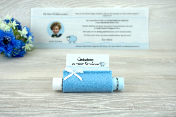 Einladungskarte mit Bild, Design Schaf mit Schleife