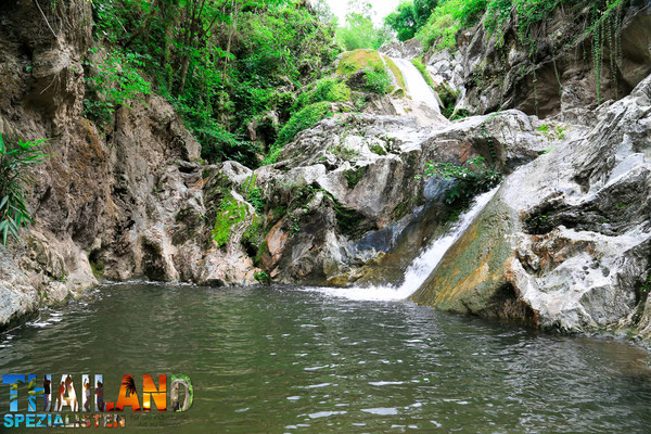 Waterfall Nationalpark Thailand