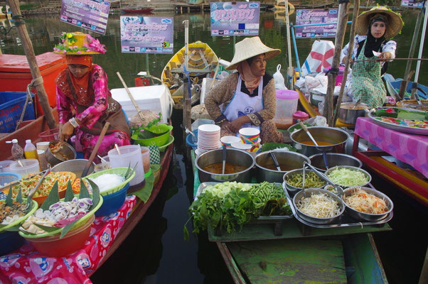 Floating Marketin in Songkhla