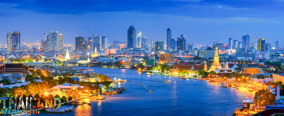 Der Chao Phraya-Fluss fließt durch Bangkok, Thailand