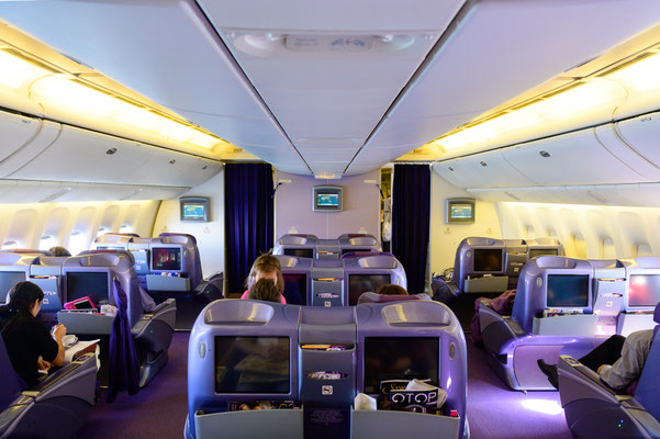 Thai Airways Flug während dem Krieg