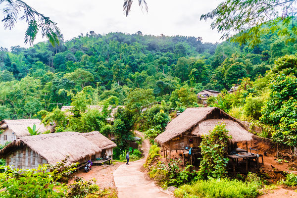 Traditionelles Karen Dorf in Nord-Thailand