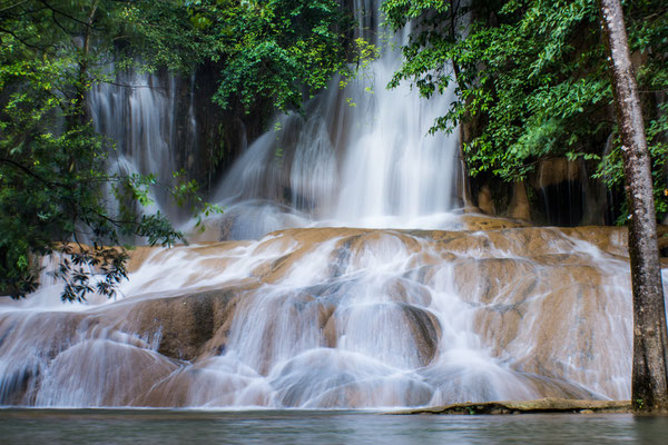 Großer Wasserfall in Kanchanaburi