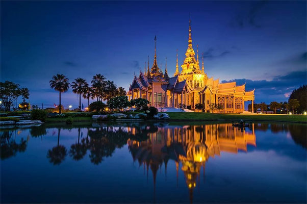 Goldleuchteder Tempel in Bangkok