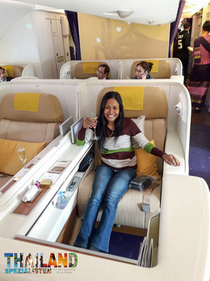 First Class Thai Airways im Airbus A380. Hier haben Tida und der Michael z.B. ein preiswertes "Cash-Upgrade" am check in erhalten von Business auf First