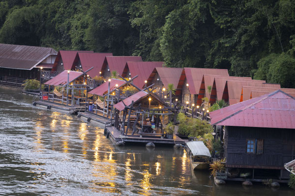 Hausboot in Kanchanaburi