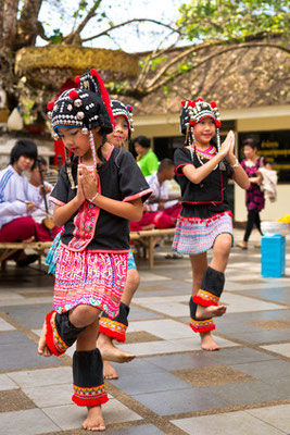 Traditioneller Tanz der Akha
