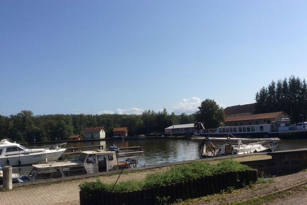 Le port du Vieux Moulin