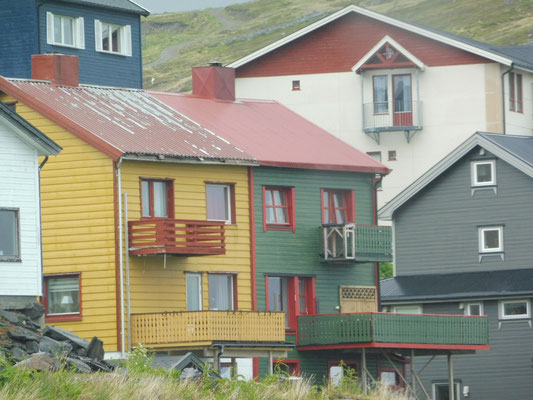  Ciel gris, mais des maisons très colorées
