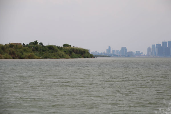 Phnom Penh... bigger than I thought.