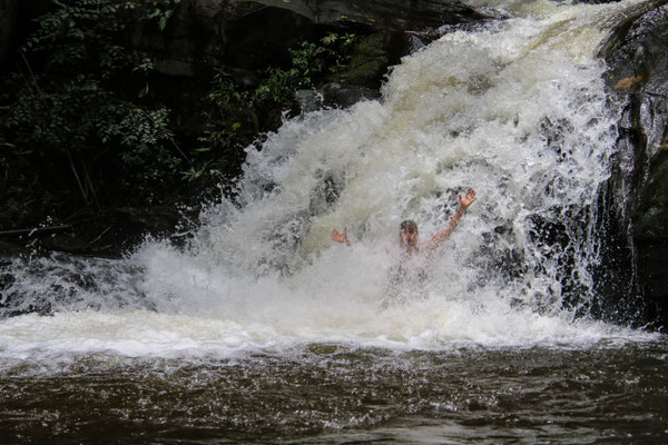 Der zweite Wasserfall... Manuelas Challenge!! / Second waterfall... Manuelas Challenge!