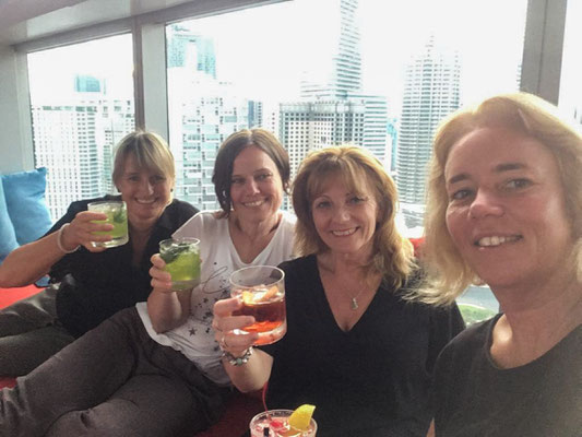 Happy hour in the Sky bar!