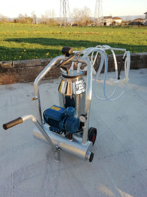 Mungitrice a carrello zincato, pompa per vuoto mod. PT1 da 200 litri a 50 kpa, motore elettrico 220V HP1. Secchio da 50 litri litri in acciaio inox, 2 gruppi mung. collettori automatici 1 pulsatore 50/50, completa.