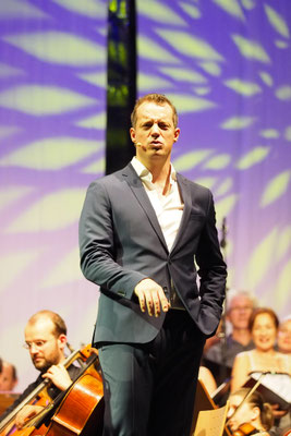 aus: "Die lustige Witwe" 2018 - Foto (c) Franz Litzlbauer