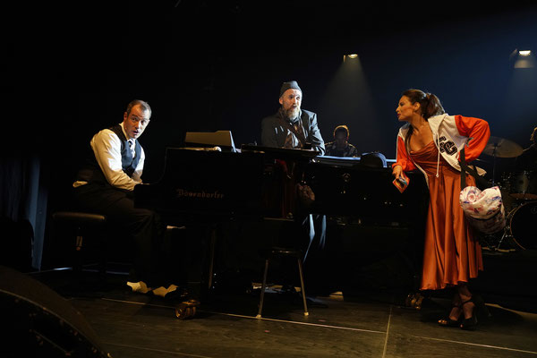 aus: "Down With Love. Reloaded." 2023 (mit: Henry Mason, Daniela Dett) - Foto (c) R. Winkler