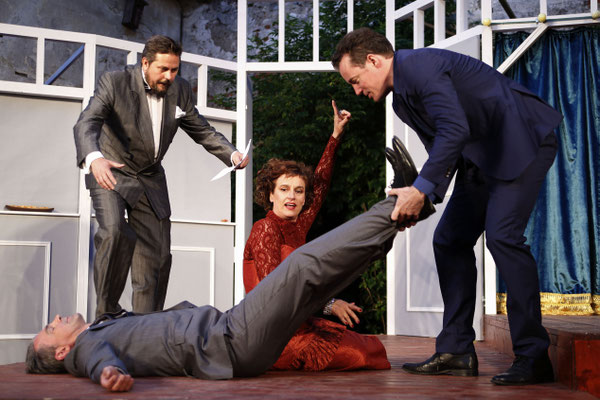aus: "Das Mädl aus der Vorstadt" 2017 (mit Christian Himmelbauer, John F. Kutil, Verena Koch) - Foto (c) Otto Pölzl