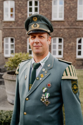 Michael Schneider