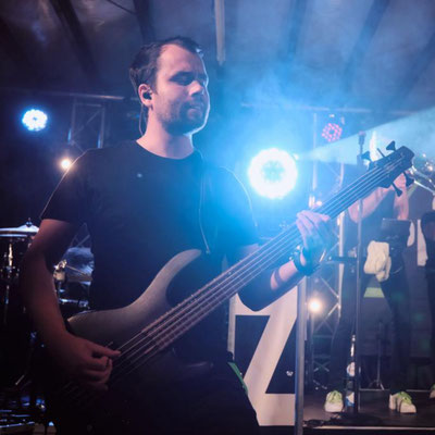 Niklas (Bass)
