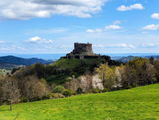 vue sur le chateau de Murol