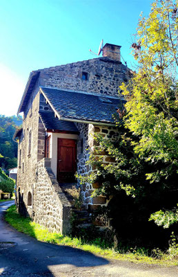Des maisons typiques en pierres