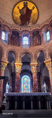 Intérieur de l'abbatiale romane