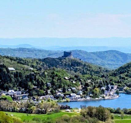 lac Chambon près du Chateau de Murol