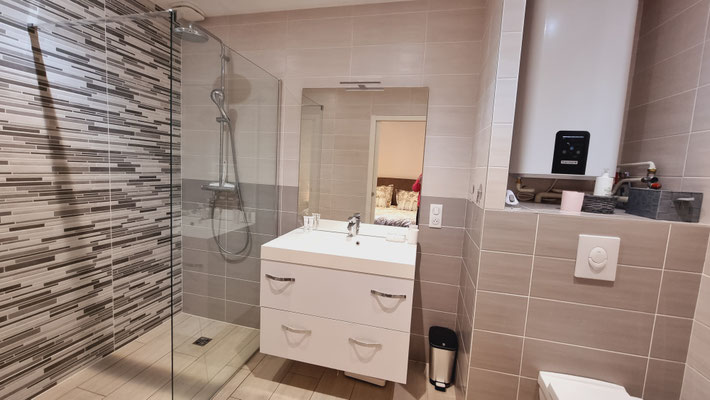 Douche à l'italienne PMR au Clos des Laves