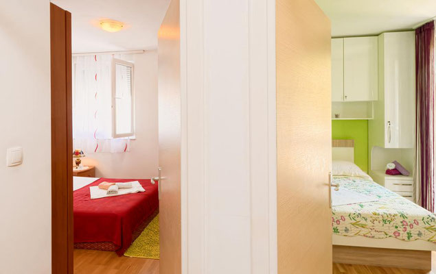 Апартаменты в Макарске люкс с двумя спальнями и видом на море