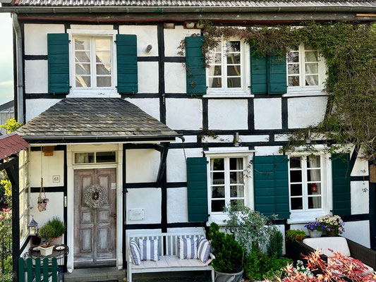 Im Haus gegenüber bekommen Sie Ihre Schlüssel