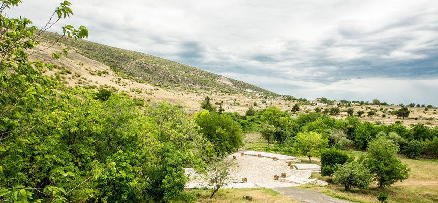 Tigranakert castle - the border to Azerbaijan is just 400m far from here