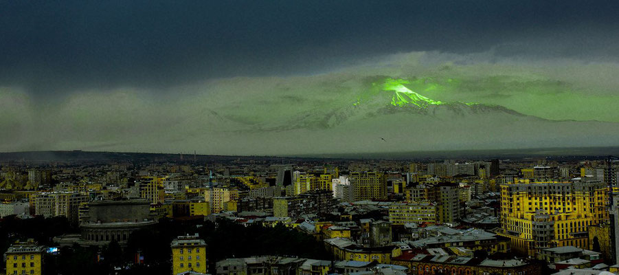 Skyline, thunderstorm over the Mt. Ararat 