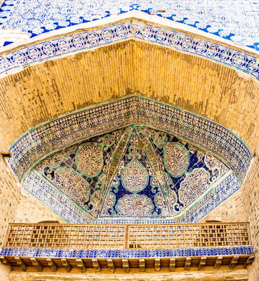 Islam Khoja Madrassah, detail of the mukarnass