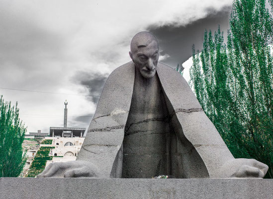 Alexander Tamanyan Statue, the architect of Yerevan, in front of the Cascades