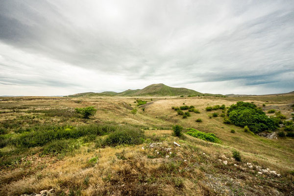 Tigranakert castle - the border to Azerbaijan is just 400m far from here