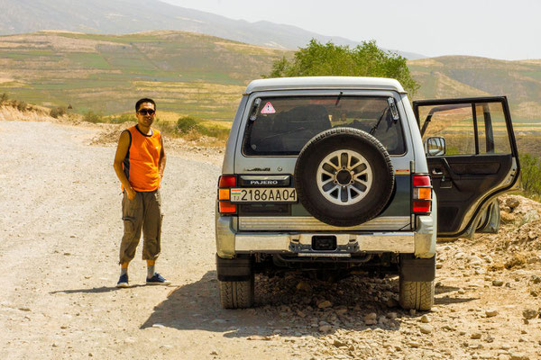 Nurali, best driver on the gravel roads with his SUV, V6 cylinder 141 hp