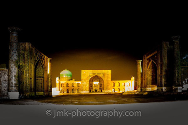 Registan by night__Tilya Kori Madrassah illuminated