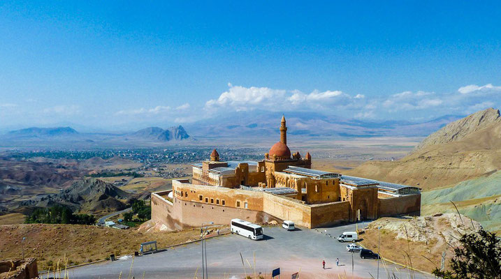 Ishak Pasha Palace with Doğubeyazıt in background