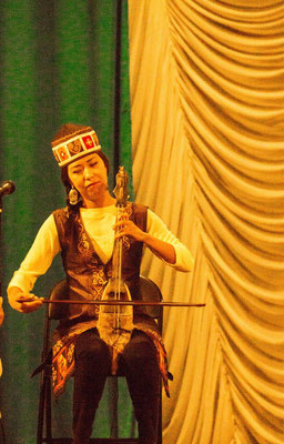 Zalina Kasymova, one of Kyrgyzstans top Kyl Kyak (Horse hair fiddle) players