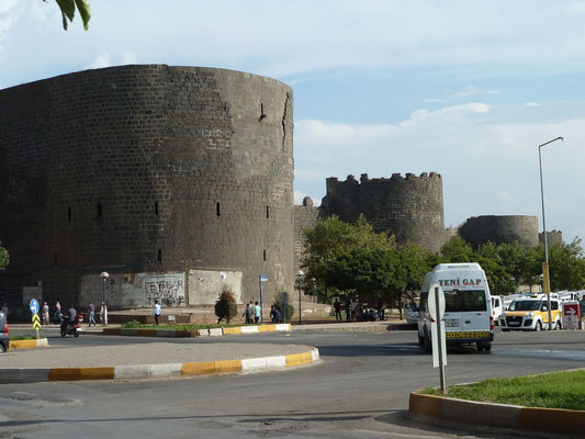 the black basalt walls are very well known since they are the second largest (5.5 kms) and best preserved walls in the world after the famous Great Wall of China