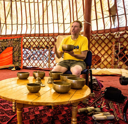  Tibetan singing bowls workshop with Michael