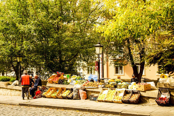 A street fruit market 