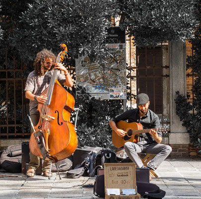 Streets musicians