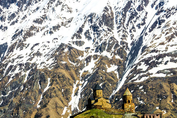 Zminda Sameba Church  (Gergeti Trinity Church)   (2170m)