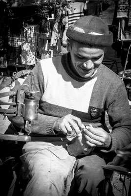 Osh, Kirgistan - shoemaker